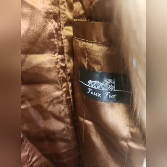 VINTAGE Adrienne Landau Faux Fur Jacket. Ladies Size midium . - Picture 8 of 8